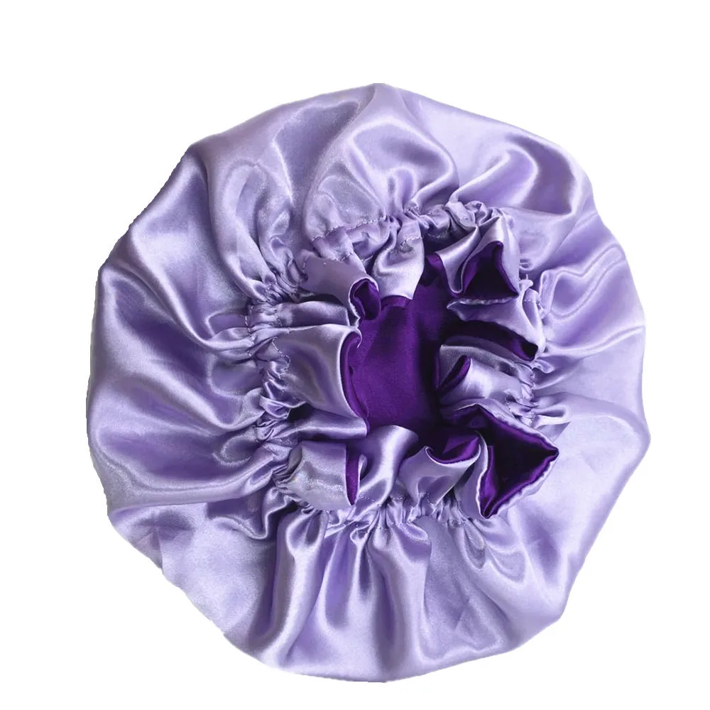 Round bonnet with ruffled edges